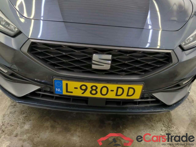 SEAT Leon Sportstourer 1.5 eTSI FR LaunchEd #4