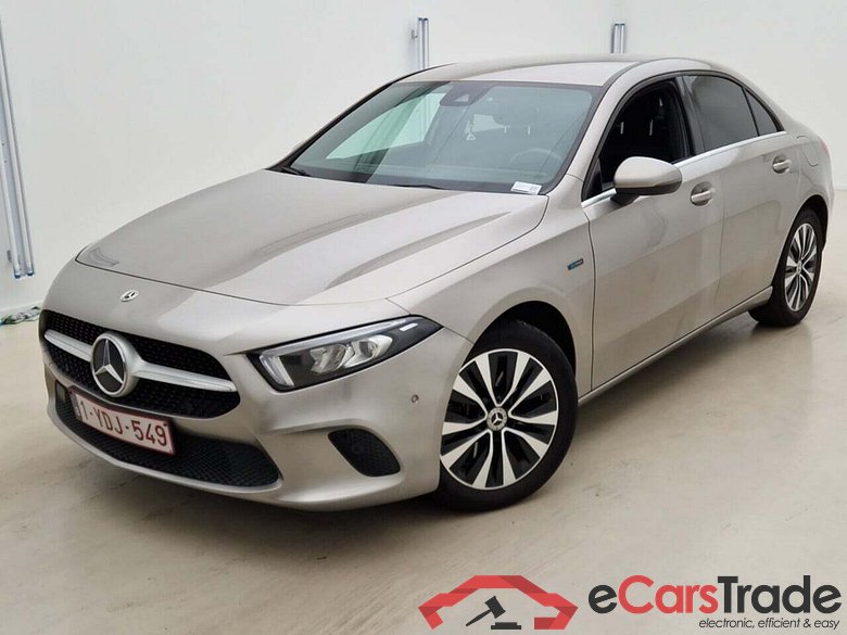Mercedes A 250e Plug-In Hybrid Aut. LED-Xenon Widescreen Navi 1/2 Sport-Leather KeylessGo Camera Klima PDC ...