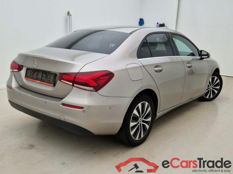 Mercedes A 250e Plug-In Hybrid Aut. LED-Xenon Widescreen Navi 1/2 Sport-Leather KeylessGo Camera Klima PDC ... #3