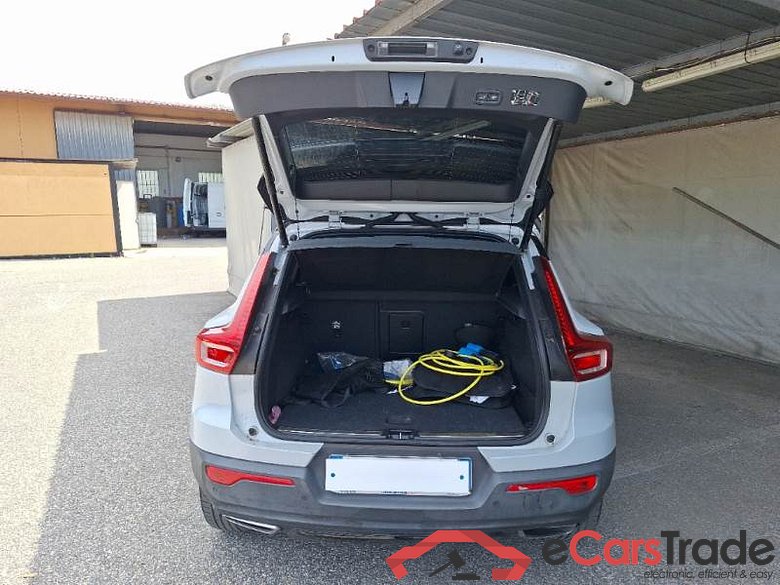 VOLVO XC40 / 2017 / 5P / SUV T5 TWIN ENGINE GEARTRONIC R-DESIGN #5
