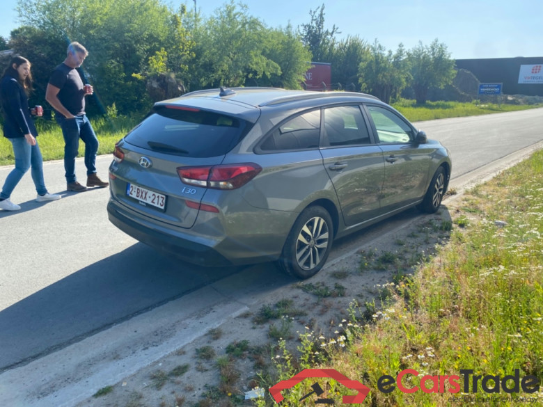 Hyundai i30 1.6 CRDI Twist Navi Camera Klima PDC ... #3