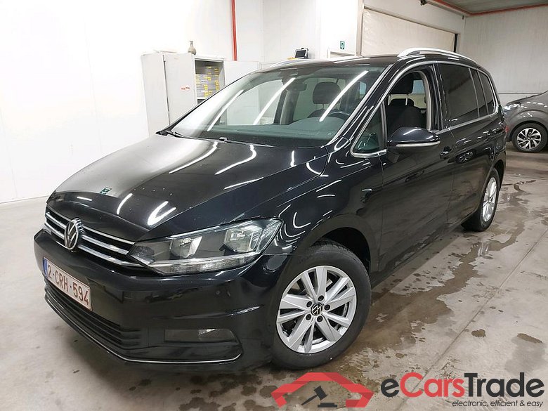 VOLKSWAGEN - VW  TOURAN TDi 122PK Highline With App Connect & Two Individual Rear Seats & Power Foldable Towing Hook