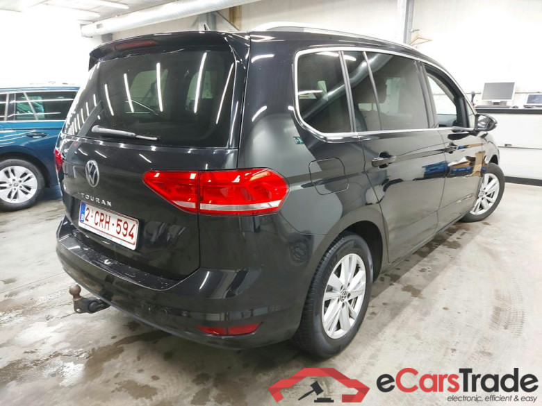 VOLKSWAGEN - VW  TOURAN TDi 122PK Highline With App Connect & Two Individual Rear Seats & Power Foldable Towing Hook #2