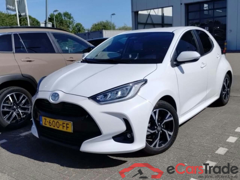 TOYOTA YARIS 1.5 Hybrid 115 First Edition #1