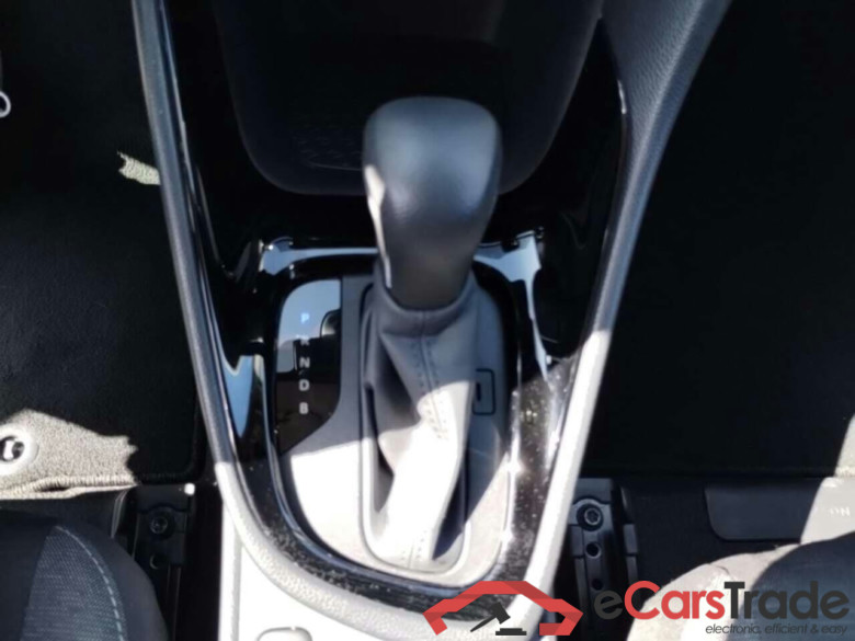 TOYOTA YARIS 1.5 Hybrid 115 First Edition #5