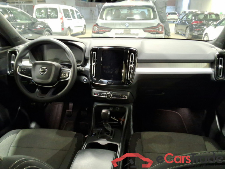 VOLVO XC40 1.5 T2 MOMENTUM PRO #6