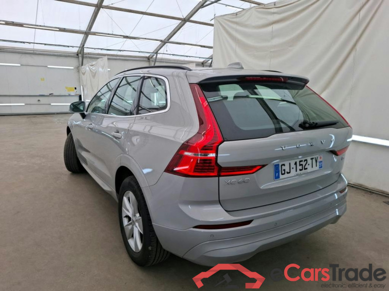 VOLVO XC60 5p SUV B4 AWD 197 Geartro 8 Momentum #2