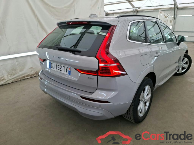 VOLVO XC60 5p SUV B4 AWD 197 Geartro 8 Momentum #3