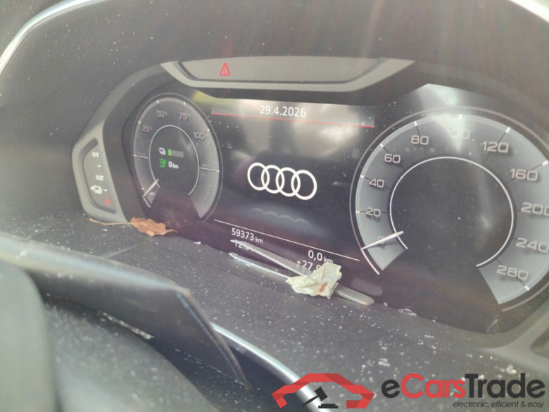Audi Q3 45 TFSI e S tronic S Line 5d !!! Damaged car !!!! NO COC #3
