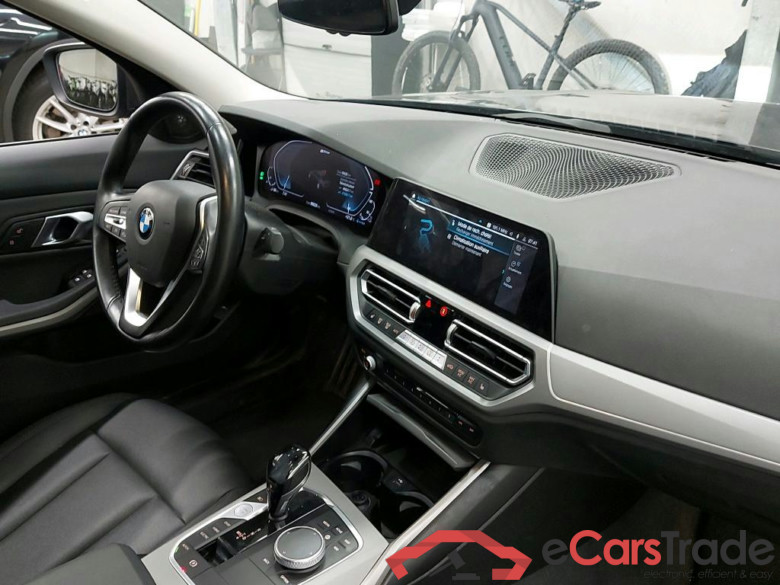 BMW - BMW 3 BERLINE 320e 204PK Business Edition With Heated Seats & Harman Kardon Sound & Electric Hatch & Parking Assistant Pack  * HYBRID * #3