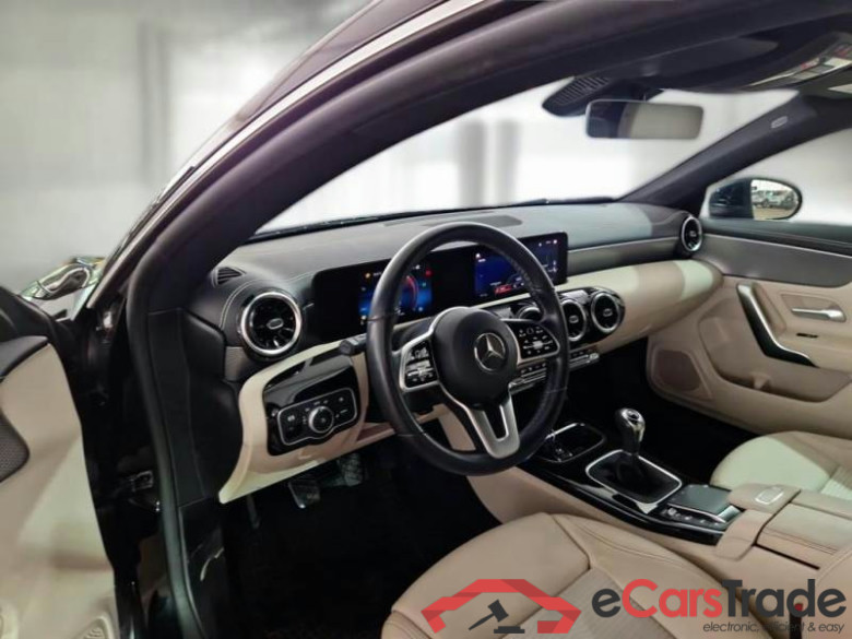 MERCEDES-BENZ CLA COUPÈ / 2019 / 4P / COUPE CLA 180 SPORT #3