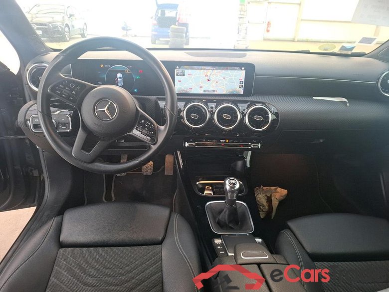 MERCEDES-BENZ Classe A Compact / 2018 / 5P / Berline A 180 d Business Line #5