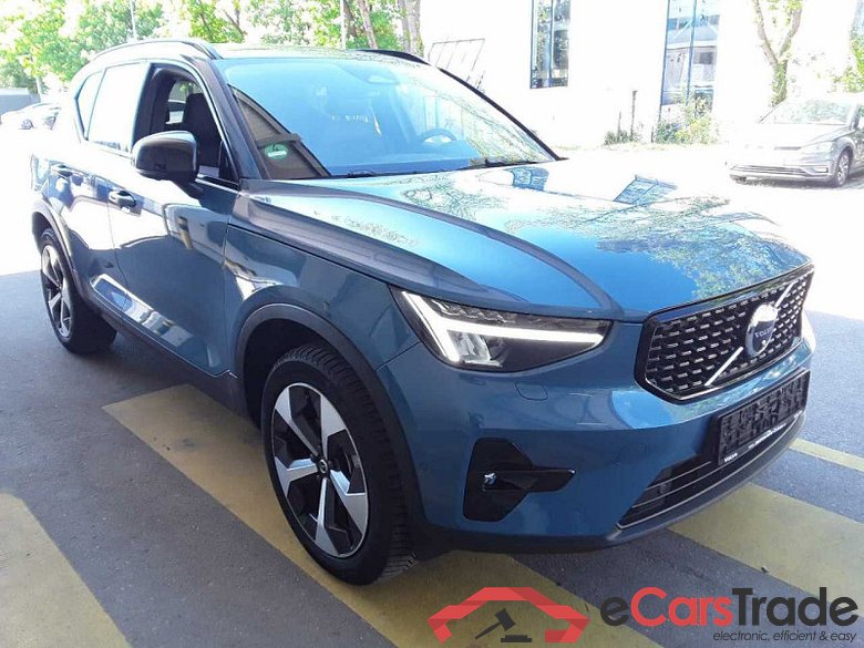 Volvo XC40 (2017->) DE - SUV5 B4 2WD EU6d, Plus Dark, (Facelift) 2022 - 2024