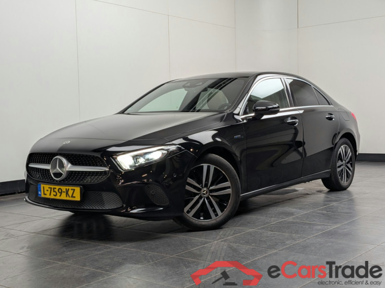 MERCEDES-BENZ A-KLASSE 250 e Bns Sol Luxury #1