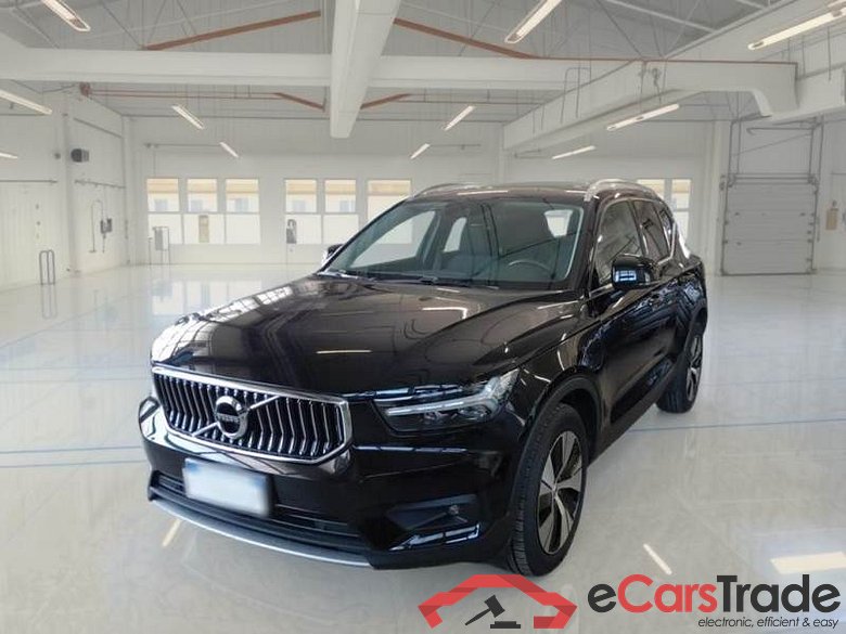 VOLVO XC40 / 2017 / 5P / SUV T4 PLUG-IN HYBRID AUTO RECH INSCRIP EXPR