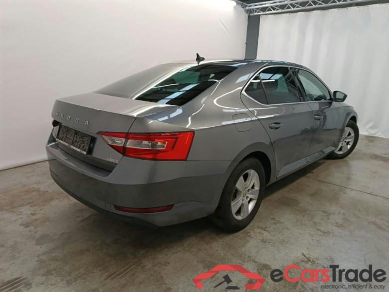 Skoda Superb 2.0 CRTDI 90kW DSG7 Clever 5d #2