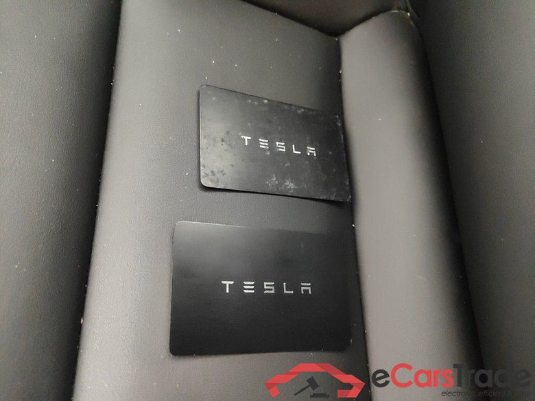 TESLA MODEL Y 72.5 kWh Dual Motor Long Range (324 kW) 5d #4