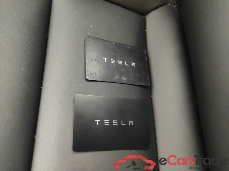 TESLA MODEL Y 72.5 kWh Dual Motor Long Range (324 kW) 5d #4