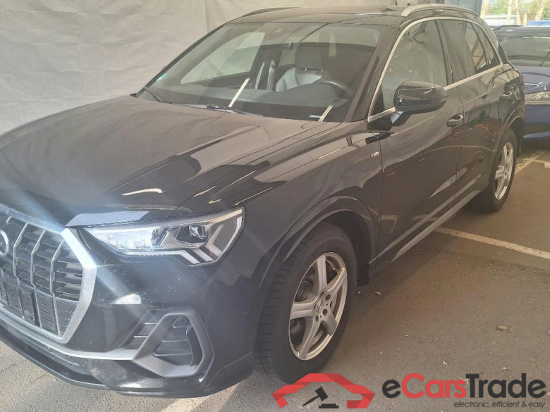 AUDI Q3 35 TDI S tronic S line 5d 110kW #1