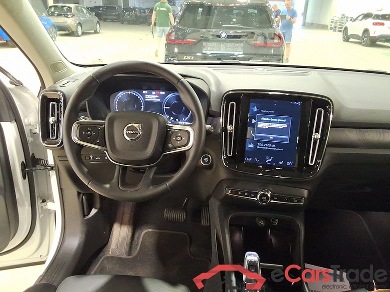 VOLVO XC40 1.5 T4 PHEV ULTIMATE DARK DESIGN DCT #6