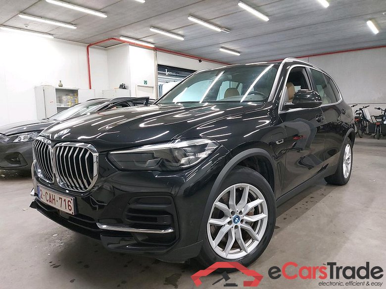 BMW - BMW X5 xDrive45e 320PK With Climatic & Navigation & Canberra Beige Sensatec & Park Sensors Front & Rear  * HYBRID *