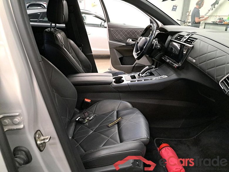DS - DS  DS 7 CROSSBACK BlueHDi 130PK Automatic Grand Chic With Massage Seat & Heated & DS Night Vision & Foldable Trailer Hook & Pano Roof #3