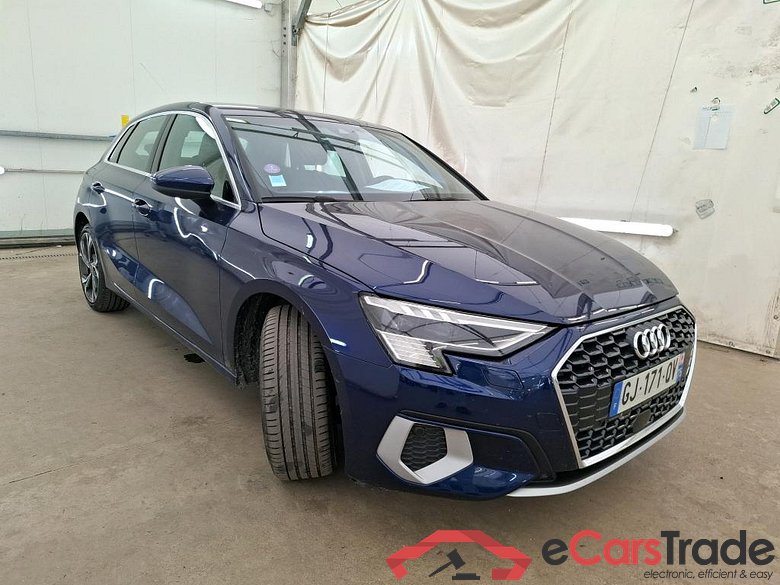 AUDI A3 Sportback / 2020 / 5P / Berline 35 TFSI 150 MHEV S Tronic Design Luxe #4