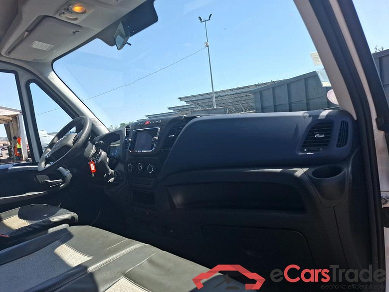 IVECO Daily / 2014 / 4P / Fourgon tôlé 3.0 35S14NA8 V11 H2 3520 B POWER / GNV #5