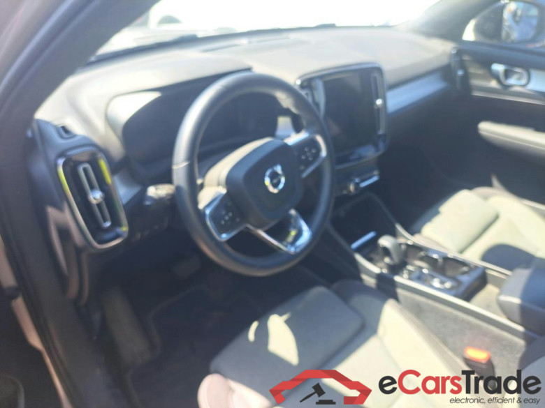 VOLVO XC40 / 2021 / 5P / todoterreno 1.5 T4 Recharge PHEV Plus Dark Auto #3