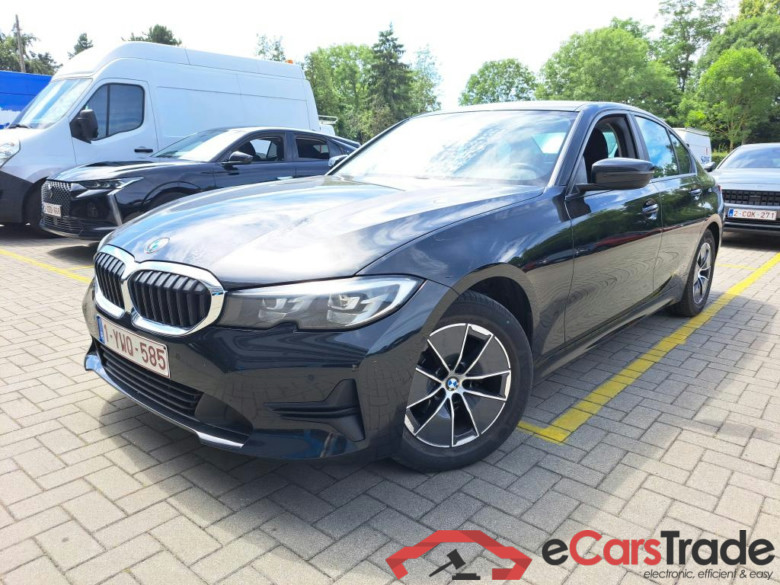 BMW - BMW 3 BERLINE 318dA 136PK Advantage Pack Business Plus With Heated Seats & Parking Assistant Pack #1