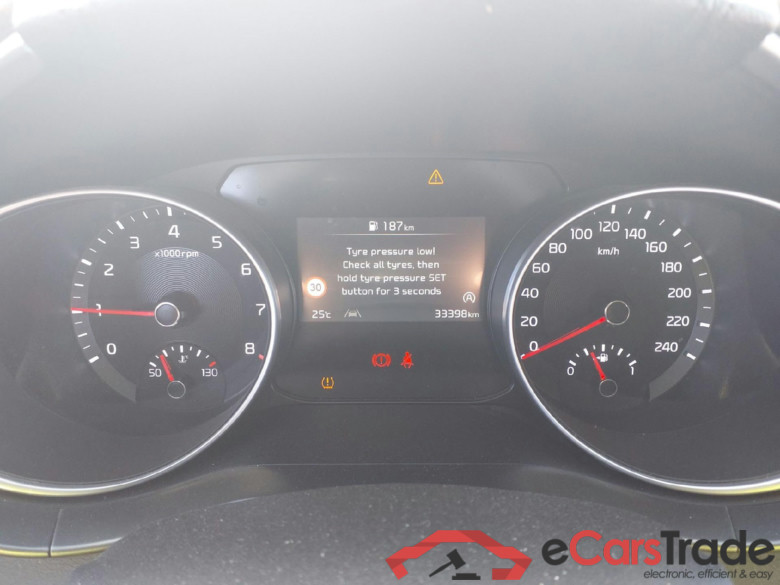 KIA Ceed / 2021 / 5P / berlina con portón 1.0 T-GDi 74kW (100CV) Concept #4