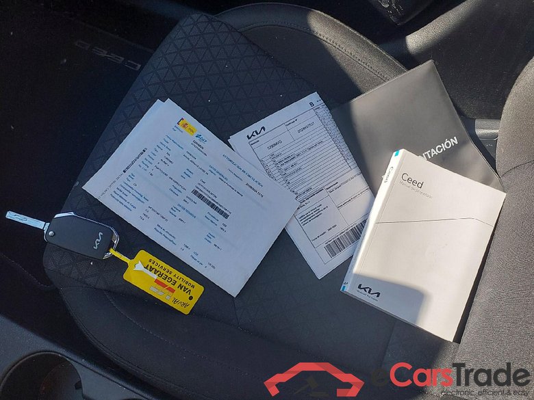KIA Ceed / 2021 / 5P / berlina con portón 1.0 T-GDi 74kW (100CV) Concept #5