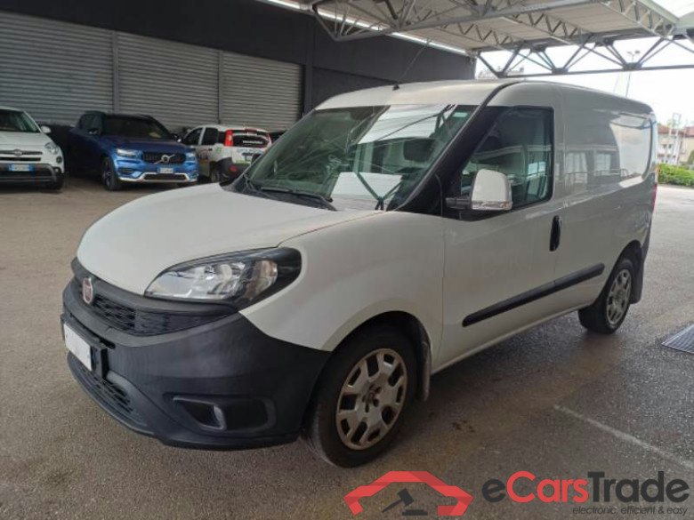 FIAT DOBLÒ CARGO / 2014 / 4P / VETT. FURGONATA 1.6 MULTIJET 16V 105CV SX EURO 6 #1