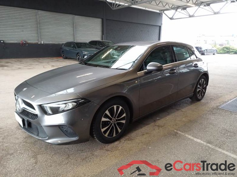 MERCEDES-BENZ CLASSE A / 2018 / 5P / BERLINA A 180 D AUTOMATIC BUSINESS EXTRA