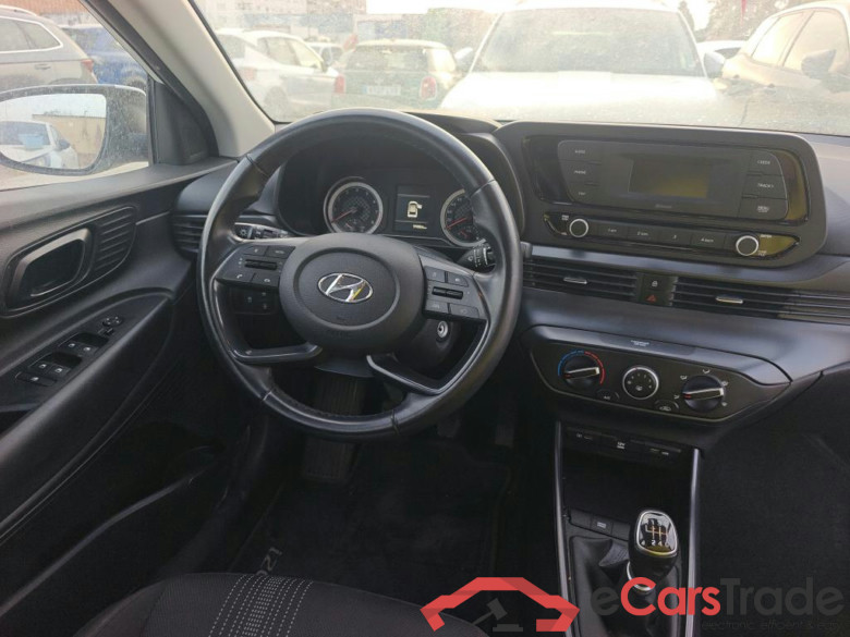 HYUNDAI i20 / 2020 / 5P / berlina con portón 1.0 TGDI 74kW (100CV) 48V Essence #3