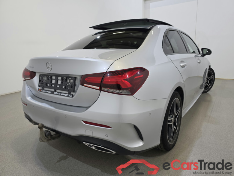 Mercedes A 180 AMG Night Pano LED Widescreen Ambient Navi 1/2 Sport-Leather-Alcantara KeylessGo Camera Klima PDC ... #4