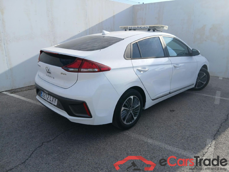 HYUNDAI IONIQ / 2019 / 5P / berlina con portón 1.6 GDI PHEV Klass DCT #2