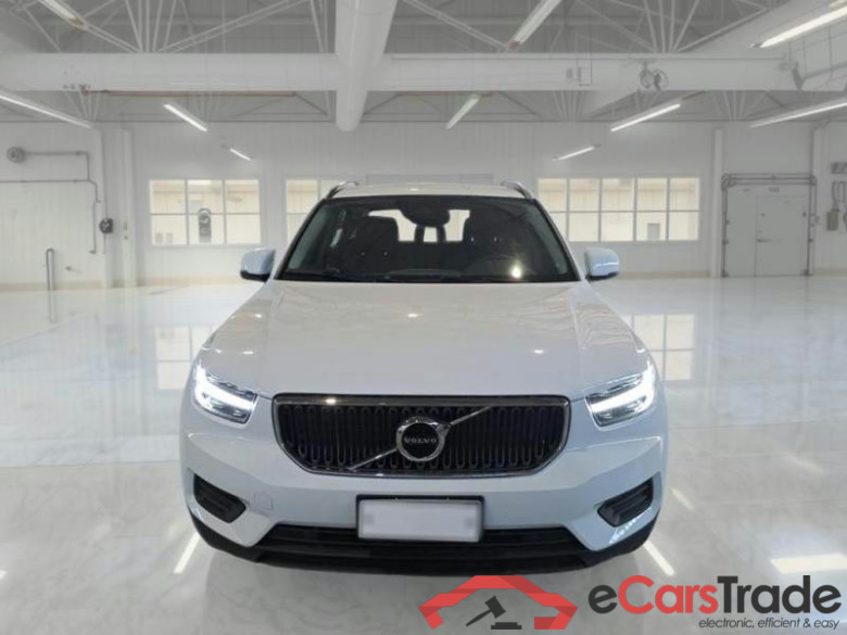 VOLVO XC40 / 2017 / 5P / SUV T2 MOMENTUM CORE #6