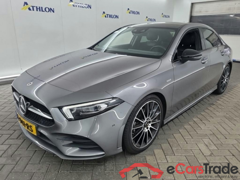 MERCEDES-BENZ A-Klasse Limousine A 200 7G-DCT Business Solution AMG 4D 120kW