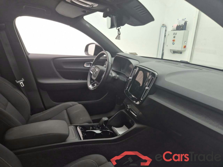 VOLVO XC40 RECHARGE CORE #3