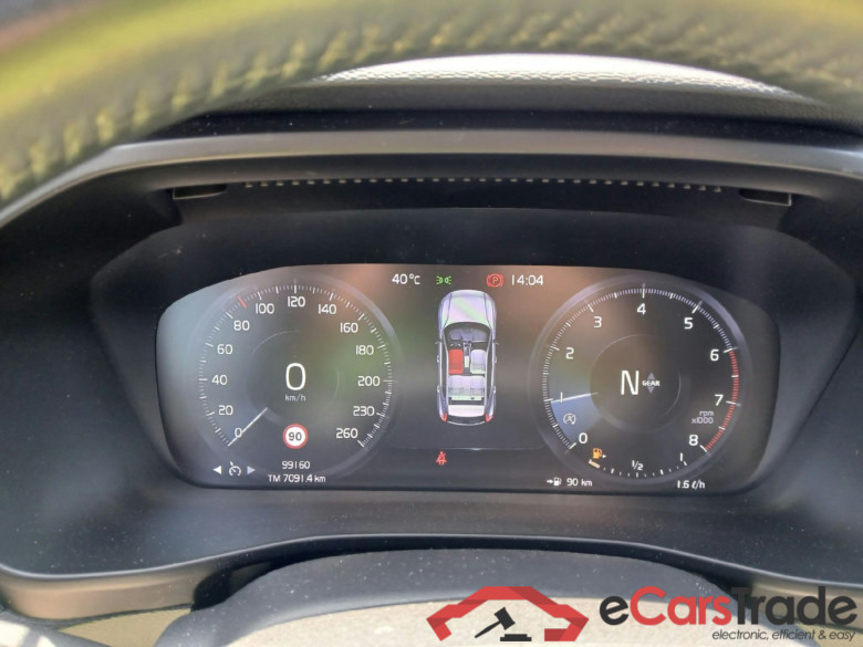 VOLVO XC40 / 2017 / 5P / todoterreno 1.5 T3 #4