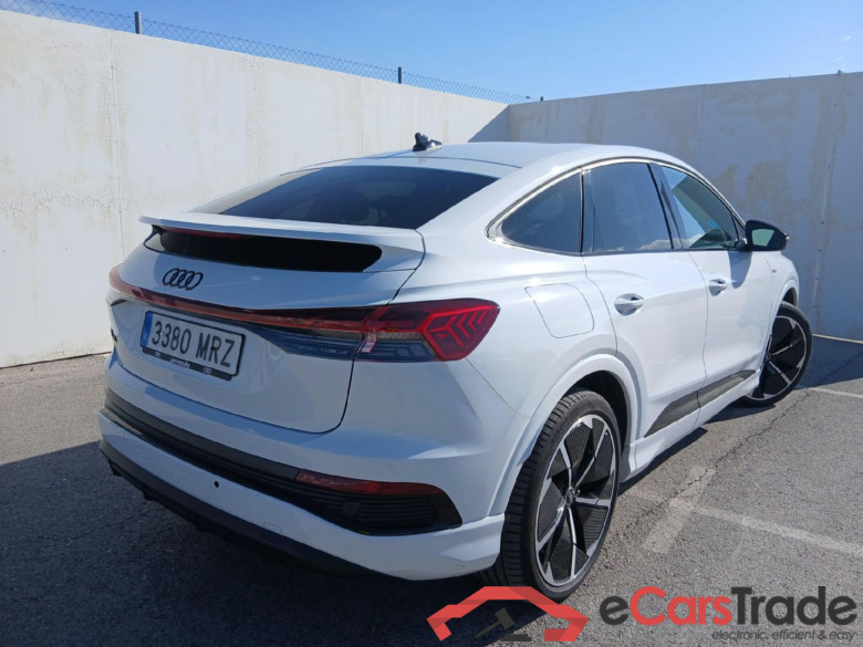 AUDI Q4 Sportback e-tron / 2021 / 5P / todoterreno Black line edition 45 e-tron 220kW 82kWh #2