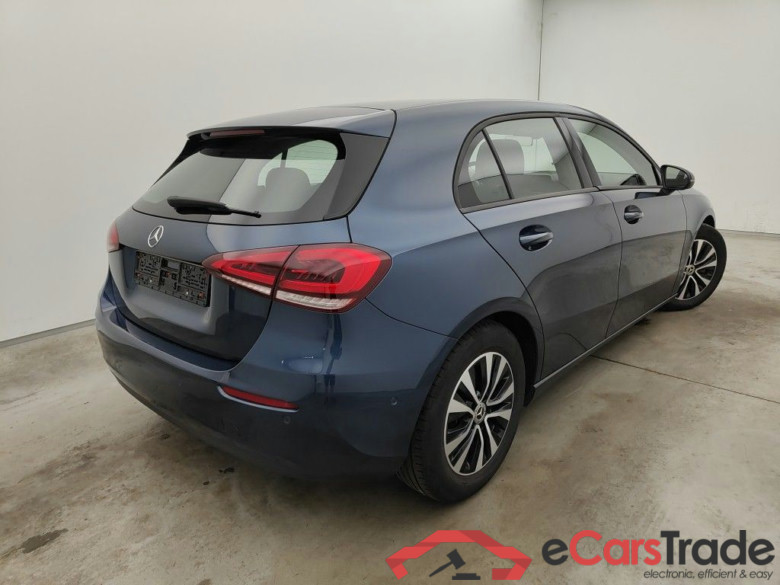 MERCEDES CLASSE A DIESEL (W177) A 180 d 116 Business Solution Essential 5d #4
