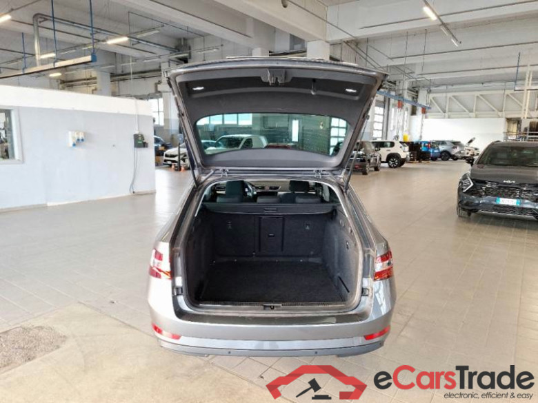 SKODA SUPERB WAGON / 2019 / 5P / STATION WAGON 2.0 TDI EVO 110KW EXECUTIVE DSG #5