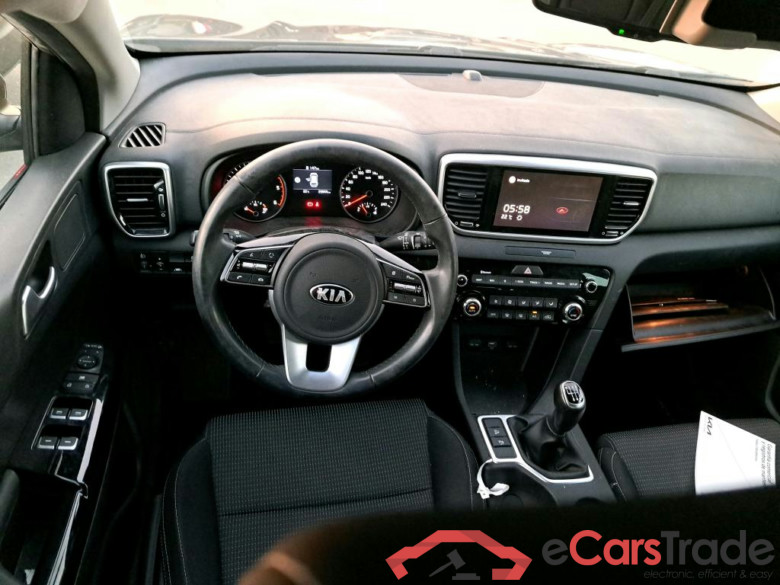 KIA Sportage / 2018 / 5P / todoterreno 1.6 MHEV Drive Plus 100kW (136CV) 4x2 #3