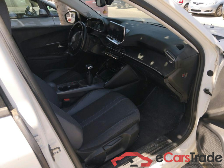 PEUGEOT 2008 / 2019 / 5P / todoterreno Allure BlueHDI 100 S&S BVM6 #6