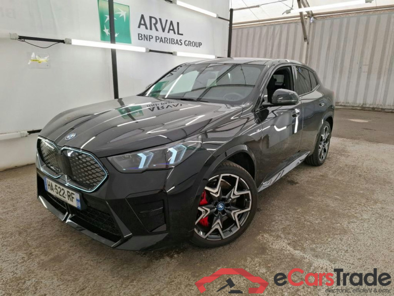 Série iX2 30 xDrive M Sport 64kWh BVA