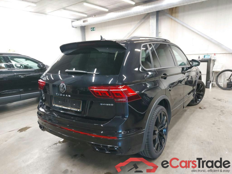 VOLKSWAGEN - VW  TIGUAN 1.4 TSI OPF 245PK DSG R-Line With Nav Discover Media & Winter & Driver Assistance Plus & Responsive DCC & Matrix LED & Easy Open & Close & Electric Sunroof & Rear Camera & 20 Inch * HYBRID * #2