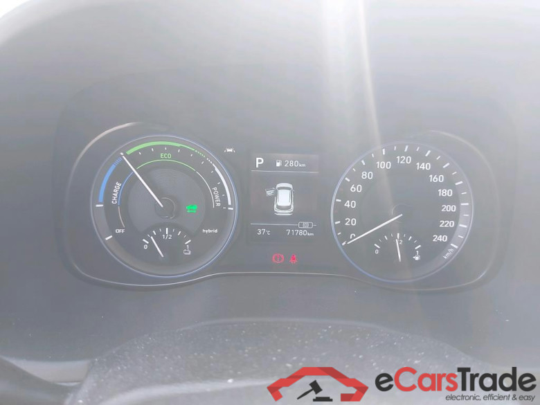HYUNDAI Kona / 2017 / 5P / todoterreno 1.6 GDI HEV Tecno Red DT #4