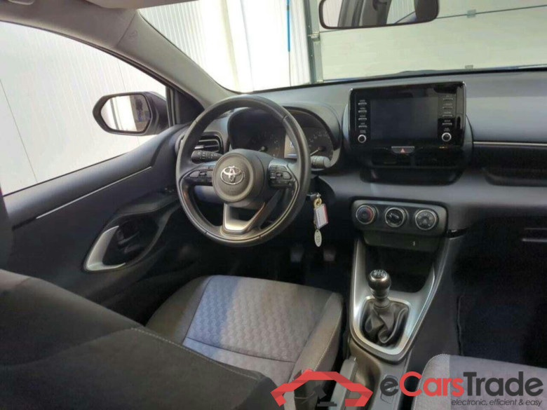 TOYOTA Yaris 1.5 VVT-i Active #3